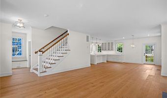 75 Bridge St, Newport, RI 02840