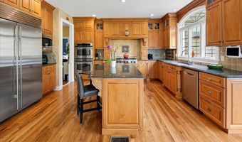 3 RAYMOND Ln, Belle Mead, NJ 08502