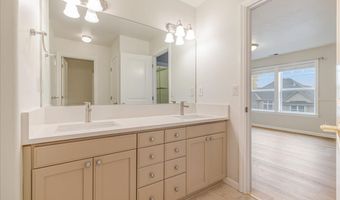 20870 YOSEMITE St NE, Aurora, OR 97002