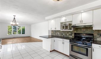 8 Ashley Dr, Lincoln, RI 02865