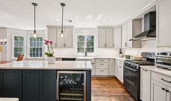 193 WYNDHAM Dr, Allentown, PA 18104