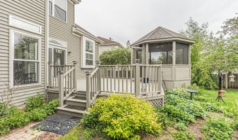 2324 Tracy Ln, Algonquin, IL 60102