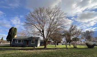 403 W Chestnut St, Almira, WA 99103