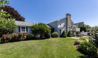 16 Central St, Charlestown, RI 02813