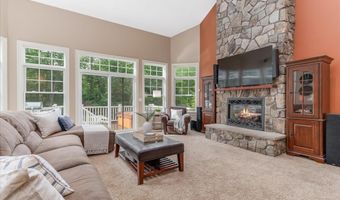 74 Settlers Ct, Bedford, NH 03110