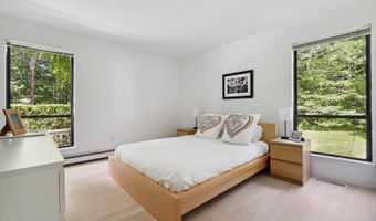 67 Scrimshaw Ln, Amagansett, NY 11930