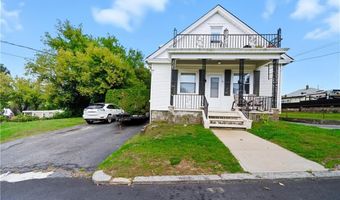 32 Maplewood Ave, Cranston, RI 02920