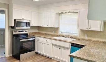 619 Lakeview Dr, Adel, GA 31620