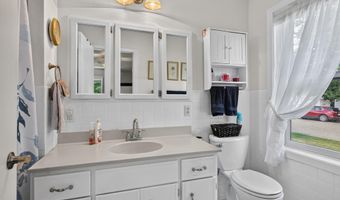 1424 Ash St, Alexandria, MN 56308
