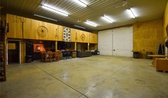 5557 Schuetz Ln, Alhambra, IL 62001