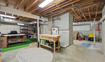 43 Darling Parke Dr, Bangor, ME 04401