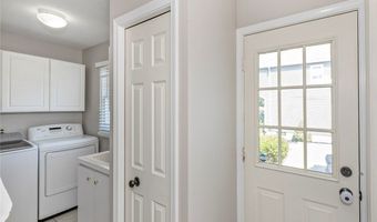 565 Walnut Ridge Trl, Aurora, OH 44202