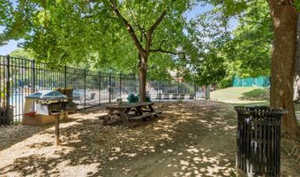 4819 28TH St S B, Arlington, VA 22206