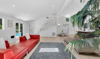 3843 Hayvenhurst Ave, Encino, CA 91436