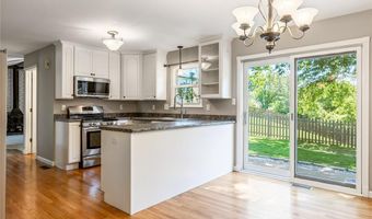 204 Oakwood Farms Ct, Ballwin, MO 63021