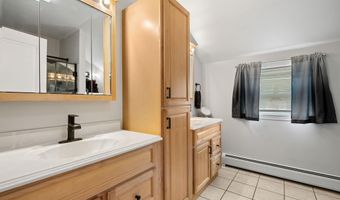 13 Queen St, Barre, VT 05641