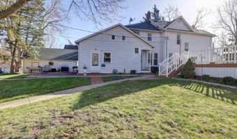 718 S BLUFF Blvd, Clinton, IA 52732