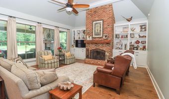 170 Fallen Oak Dr, Brandon, MS 39047