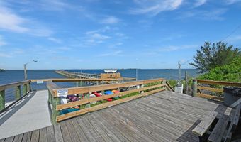 451 E Egret Cir, Barefoot Bay, FL 32976