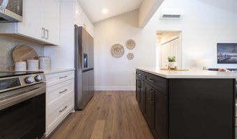 12246 Meadowlawn Dr, Oregon City, OR 97045