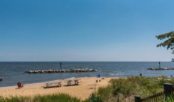 45 E LAKE Dr, Annapolis, MD 21403