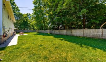 2 Melissa Ct, Albany, NY 12205