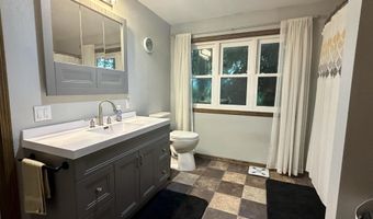 13498 Westbrook St, Ackley, IA 50601