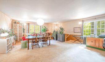 17 Hoyt Rd, Bethel, CT 06801