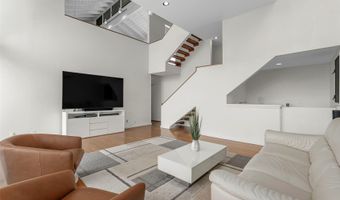 1789 Laukahi St, Honolulu, HI 96821
