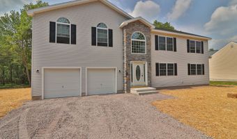 111 Center Dr, Blakeslee, PA 18610