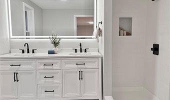 7 Simmons Rd, Barrington, RI 02806