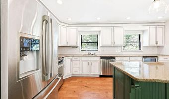 1007 Evergreen Rd, Anchorage, KY 40223