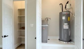 117 Pioneer Trl, Adkins, TX 78101