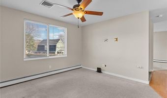 4 Cobble Hill Rd, Lincoln, RI 02865