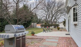 79 Irongate Ln, Aberdeen, NJ 07747