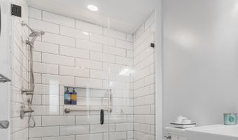 61 Cliffwood Dr, Allentown, NJ 08501