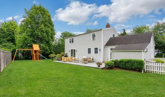 4 Old Stone Rd, Darien, CT 06820
