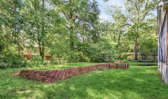 4406 ROUNDHILL Rd, Alexandria, VA 22310