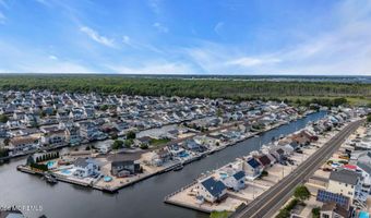 91 S Ronald Ave S, Bayville, NJ 08721