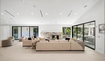 16105 Clear Oak Dr, Encino, CA 91436