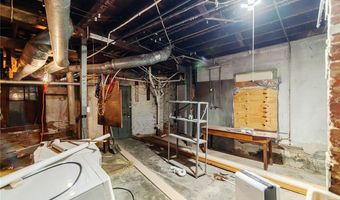 708 N 5th St, Atchison, KS 66002