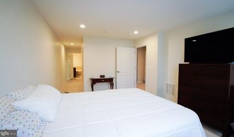 42577 SUNSET RIDGE Sq, Ashburn, VA 20148