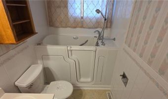 18 Daisy Ln, Babbitt, MN 55706