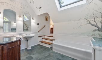202 Paine St, Bellingham, MA 02019