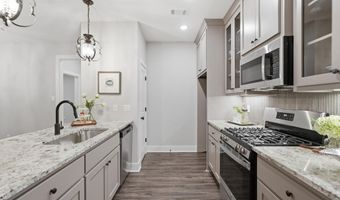 2444 Pleasant Willow Dr, Benton, AR 72015
