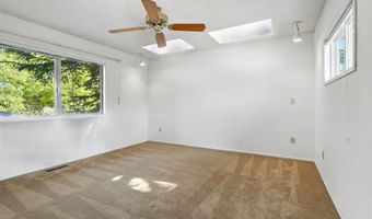 15025 NW Oak Hills Dr, Beaverton, OR 97006