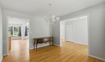 50 Hoskins Rd, Bloomfield, CT 06002