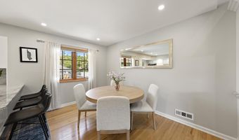 522 Mackey Ave, Belford, NJ 07718