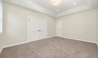 926 E Crest Ave, Addison, IL 60101