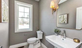 14 Overlook Cir, Auburn, NH 03032